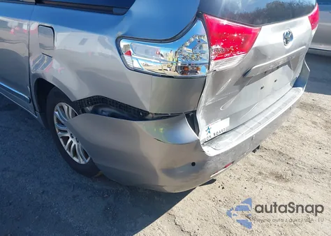 2013 Toyota Sienna Xle V6 8 Passenger from USA, damaged, VIN 5TDYK3DC5DS303944